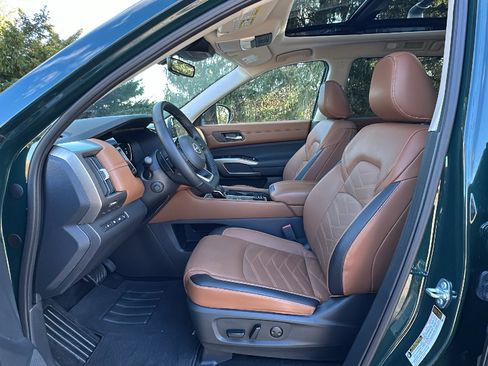 Certified 2025 Nissan Pathfinder Platinum w/ Cargo Package image 12