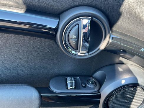 Used 2018 MINI Cooper S FWD image 18