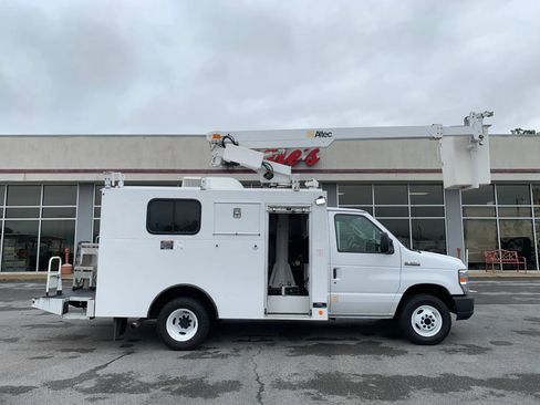 Used 2019 Ford E-350 and Econoline 350 Super Duty RWD image 52