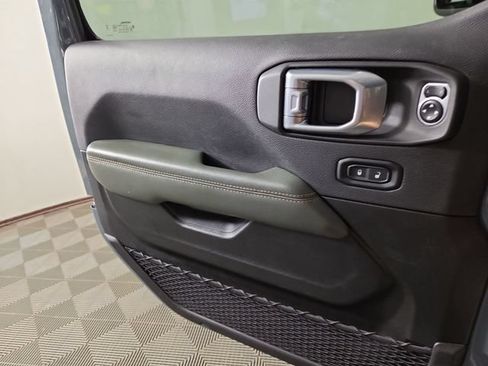 Used 2024 Jeep Gladiator Mojave AWD/4WD image 28