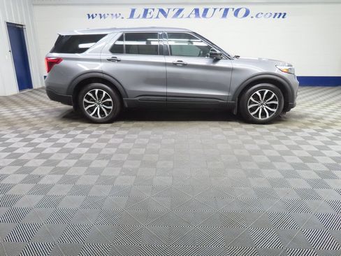 Used 2022 Ford Explorer ST-Line w/ Class IV Trailer Tow Package AWD/4WD image 2