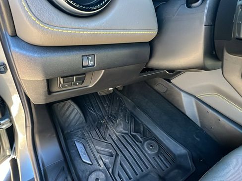 Used 2025 Chevrolet Colorado ZR2 w/ Technology Package image 27