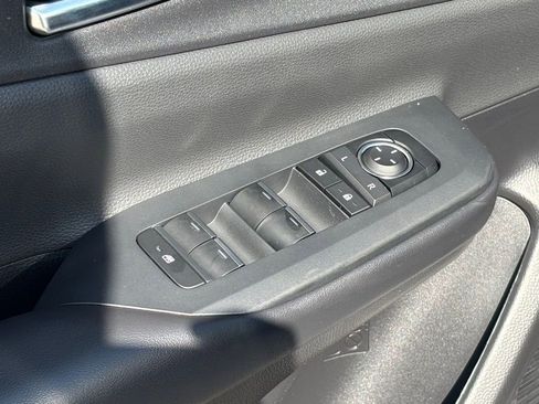 New 2025 Toyota Prius Plug-In Hybrid image 26