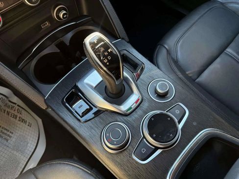 Used 2020 Alfa Romeo Stelvio Sprint w/ Nero Edizione image 23