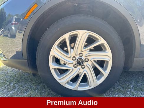 Used 2022 Lincoln Corsair FWD image 11