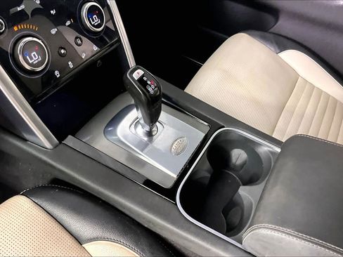 Used 2022 Land Rover Discovery Sport S R-Dynamic image 17