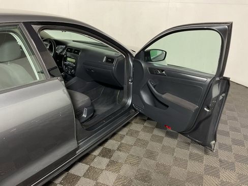 Used 2011 Volkswagen Jetta Sedan image 22