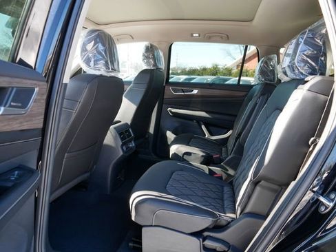 New 2026 Volkswagen Atlas SEL Premium R-Line image 8