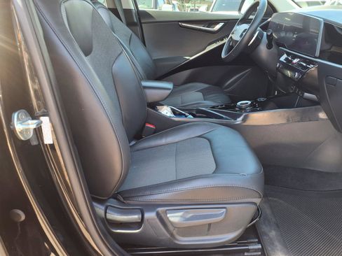 Used 2023 Kia Niro Wind FWD image 11