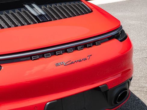 Certified 2024 Porsche 911 Carrera T RWD image 30