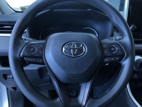 Used 2025 Toyota RAV4 XLE AWD/4WD image 24