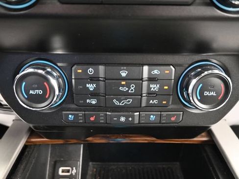 Certified 2020 Ford F150 Lariat w/ Trailer Tow Package AWD/4WD image 15