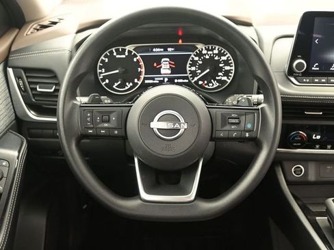 Used 2023 Nissan Rogue SV image 24