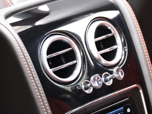 Used 2018 Bentley Flying Spur S V8 w/ Black Edition AWD/4WD image 65