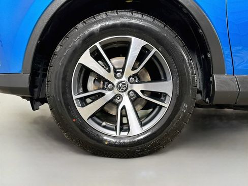 Used 2018 Toyota RAV4 XLE FWD image 37