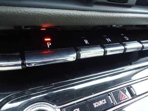 Used 2022 Lincoln Corsair AWD w/ Premium Package image 20