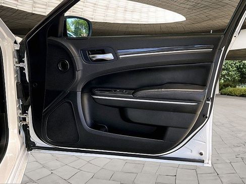 Used 2021 Chrysler 300 Touring w/ Sport Appearance Package RWD image 15