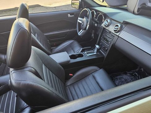 Used 2006 Ford Mustang GT RWD image 9