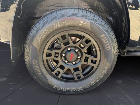 Used 2019 Toyota 4Runner TRD Off-Road Premium image 32