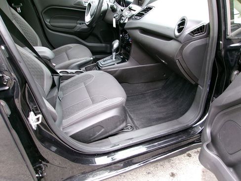Used 2014 Ford Fiesta SE w/ Equipment Group 201A FWD image 10