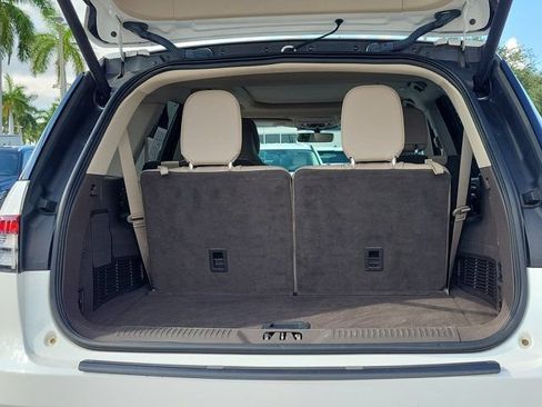 Certified 2023 Lincoln Aviator Reserve w/ Equipment Group 201A RWD image 8