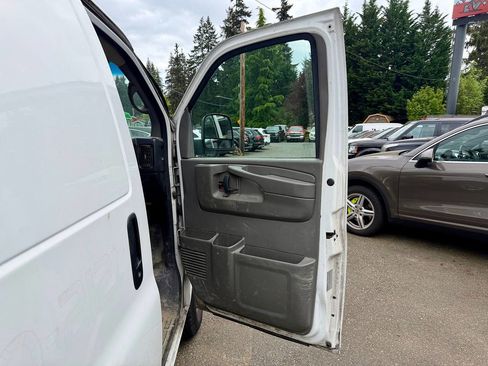 Used 2008 Chevrolet Express 2500 Extended RWD image 20