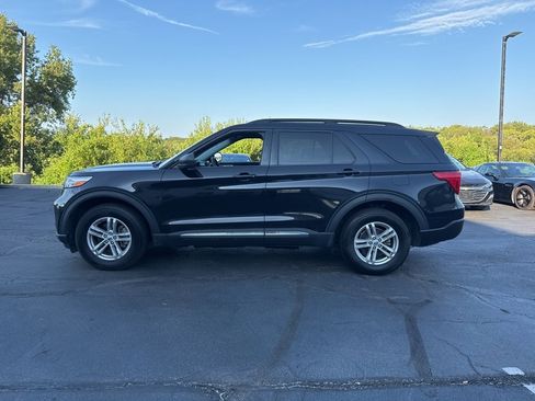 Used 2021 Ford Explorer XLT w/ Equipment Group 202A image 2