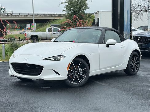 New 2026 MAZDA MX-5 Miata Grand Touring RWD image 2