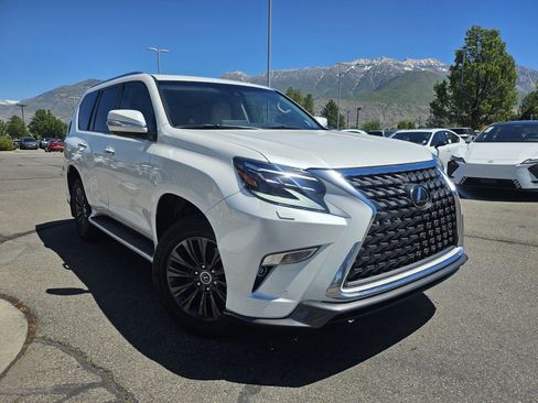 Used 2023 Lexus GX 460 Luxury w/ Sport Design Package AWD/4WD image 3
