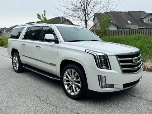 Used 2020 Cadillac Escalade ESV Luxury AWD/4WD image 4