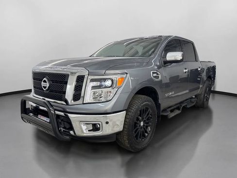 Used 2017 Nissan Titan SL AWD/4WD image 4