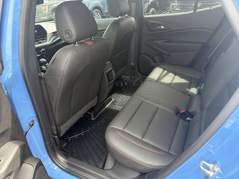 Used 2024 Chevrolet Trax RS w/ Sunroof Package FWD image 13