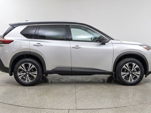 Used 2023 Nissan Rogue SV AWD/4WD image 11