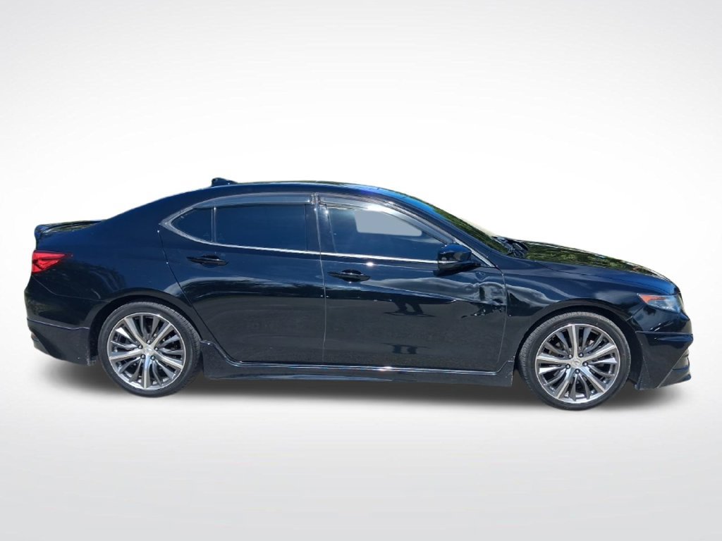 Used 2016 Acura TLX w/ Technology Package FWD image 4