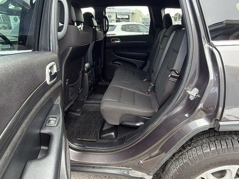 Used 2021 Jeep Grand Cherokee Laredo image 10