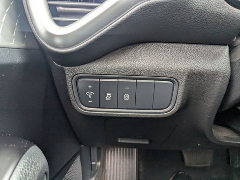 Used 2025 Kia Soul LX FWD image 19