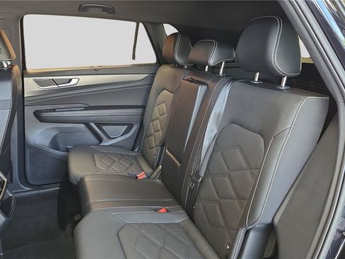 Used 2024 Volkswagen Atlas Cross Sport SE AWD/4WD image 18