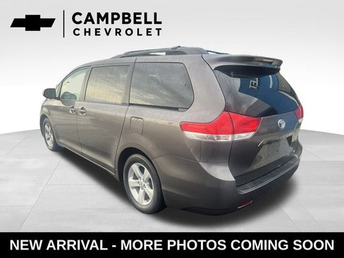 Used 2012 Toyota Sienna LE FWD image 3