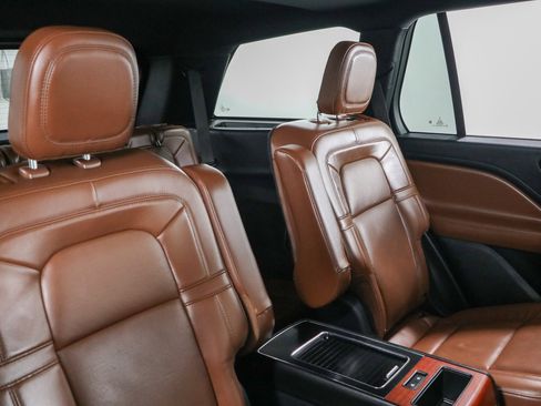 Used 2022 Lincoln Aviator Reserve w/ Equipment Group 201A AWD/4WD image 29