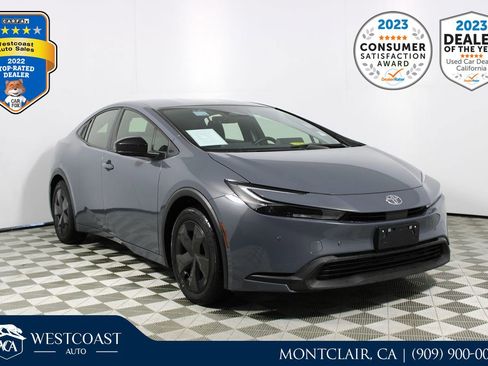 Used 2024 Toyota Prius LE image 1