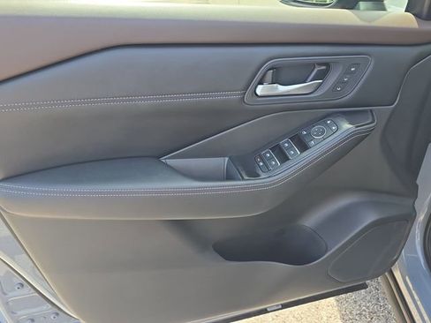 Certified 2023 Nissan Rogue SL w/ SL Premium Package FWD image 18