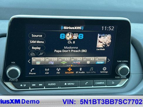 Used 2025 Nissan Rogue SV AWD/4WD image 22