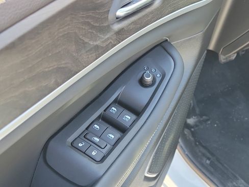 New 2026 Jeep Grand Cherokee Limited Reserve AWD/4WD image 17