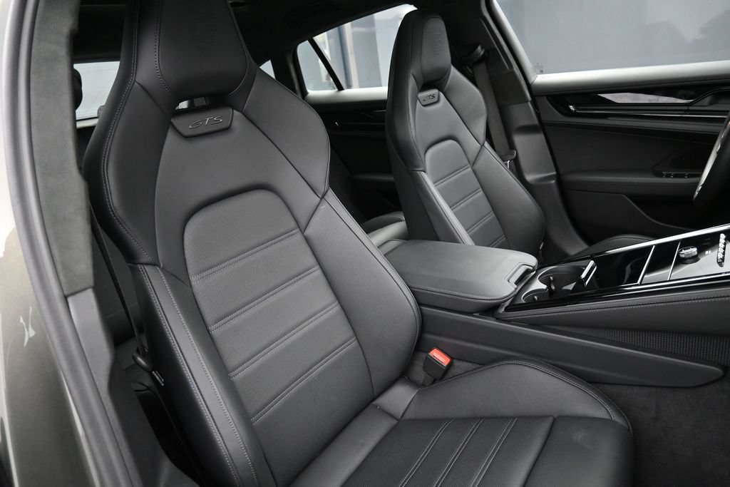 Certified 2026 Porsche Panamera GTS AWD/4WD image 32