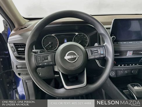 Used 2023 Nissan Rogue SV FWD image 13