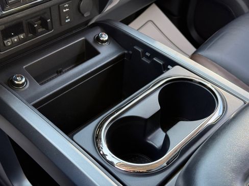 Used 2018 Nissan Titan Platinum Reserve image 30