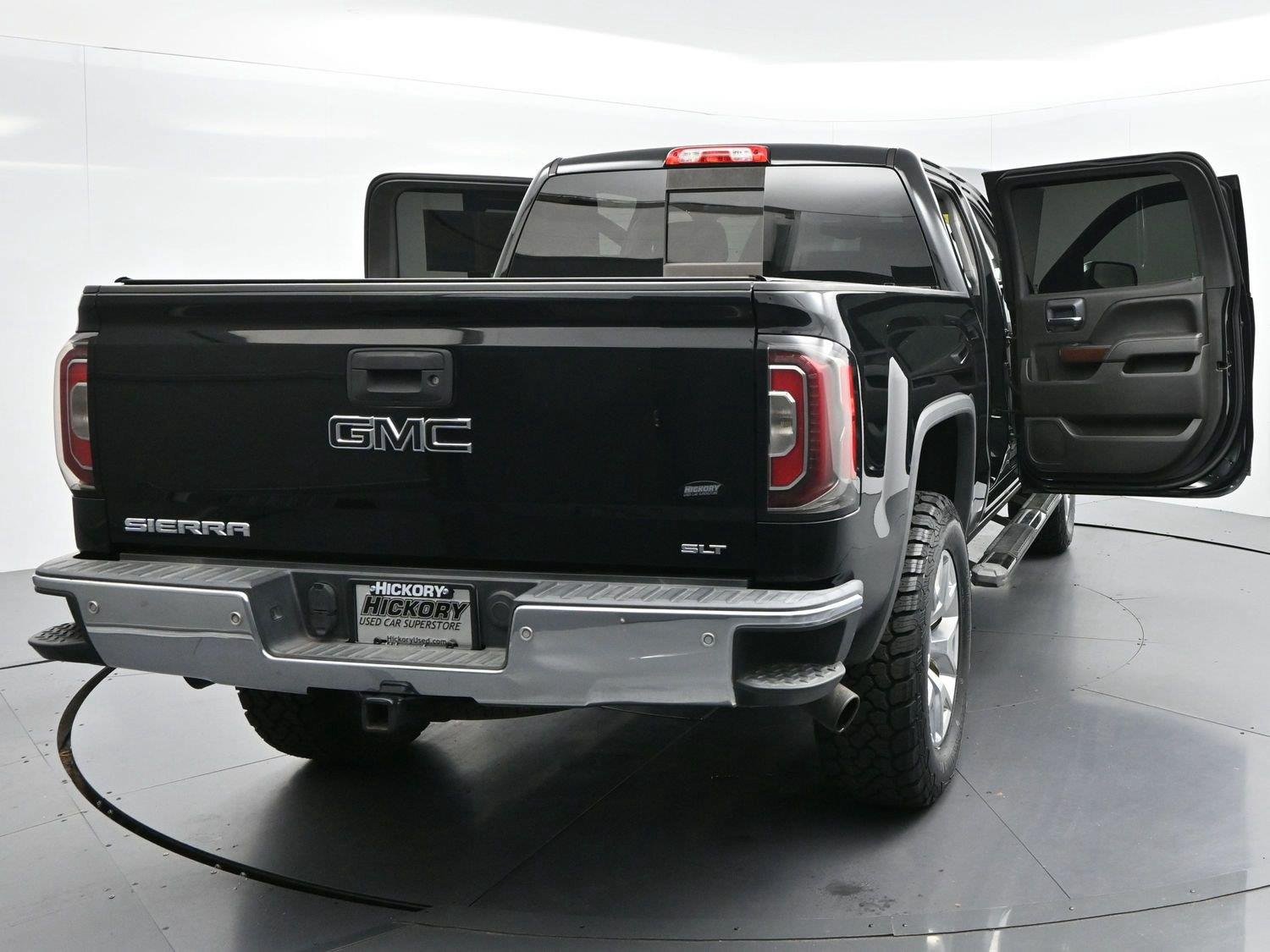 Used 2017 GMC Sierra 1500 SLT w/ Enhanced Driver Alert Package AWD/4WD image 39