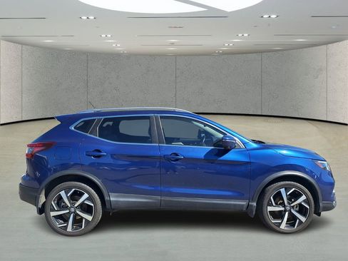 Used 2022 Nissan Rogue Sport SL w/ Premium Package image 5