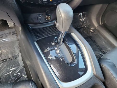 Used 2016 Nissan Rogue SL w/ SL Premium Package FWD image 32