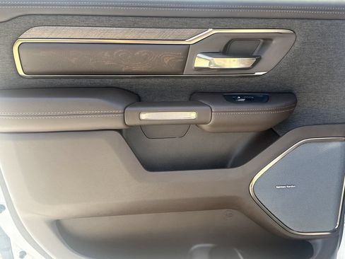 Used 2025 RAM 1500 Limited AWD/4WD image 22